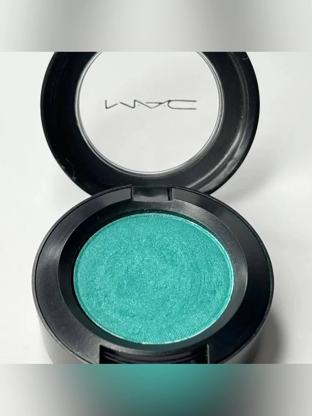 MAC Cosmetics Frost Eyeshadow Single - Gulf Stream